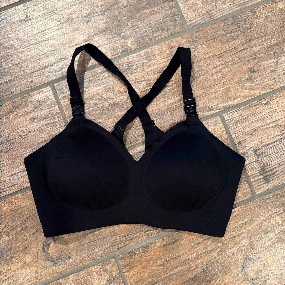 Momcozy black hands free nursing bra